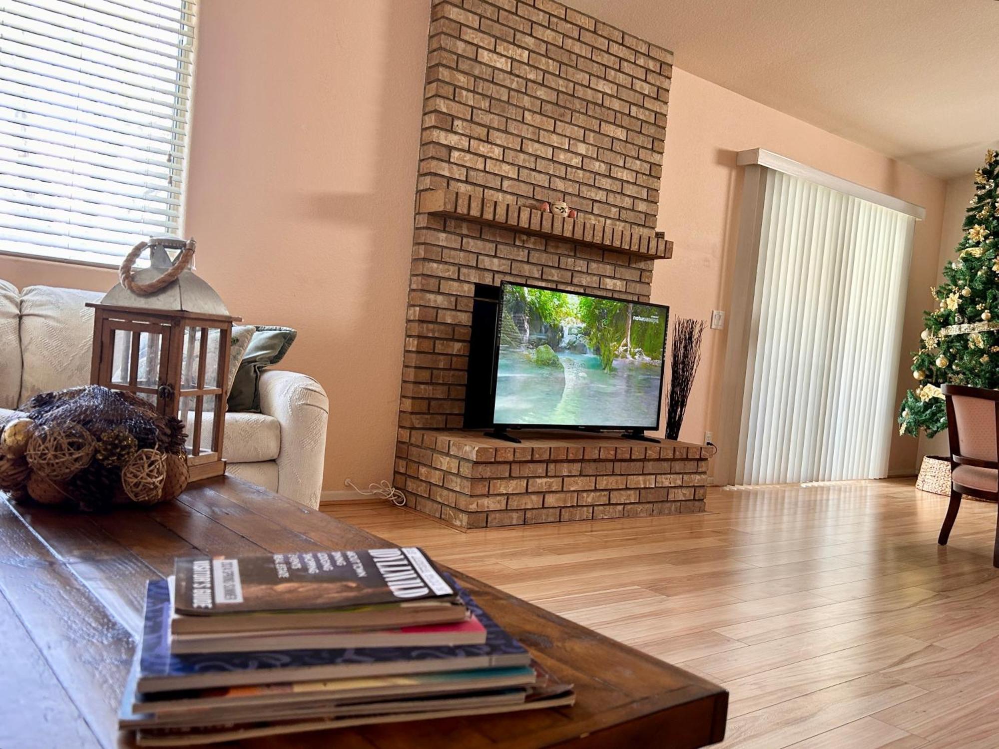 Golden Saddle Suite With Tv And Private Bathroom Hemet Exterior photo